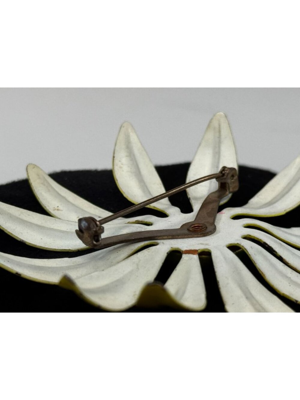 Vintage 1960s Yellow Enamel Daisy Flower Brooch Large Mod Statement Pin - Picture 7 of 8